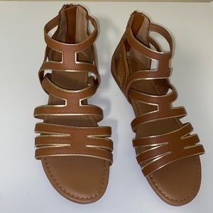 Kohls Sandals size 9 1/2